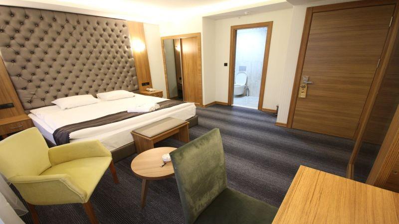 Grand Silay Hotel — 4