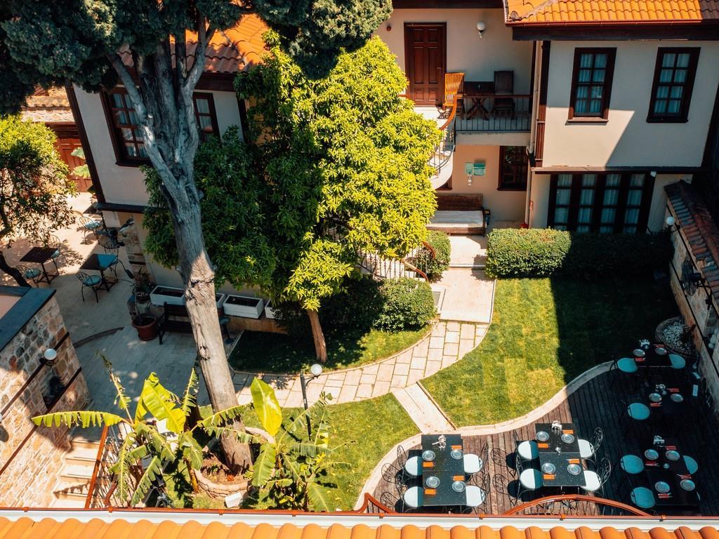 Mediterra Art Hotel — 8