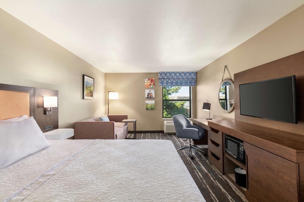 Hampton Inn Tracy — 6