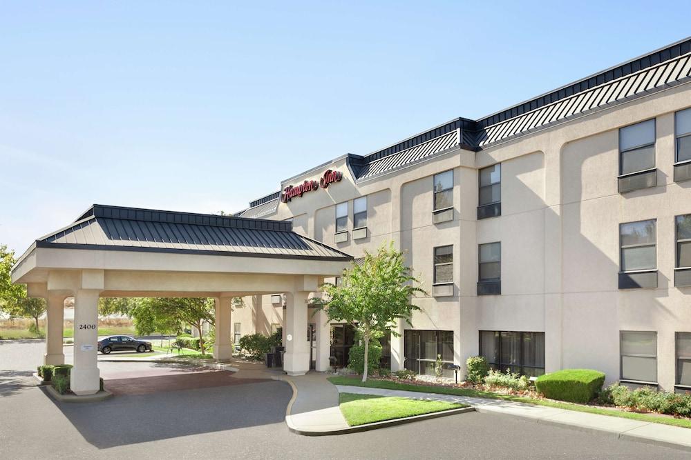 Hampton Inn Tracy — 1