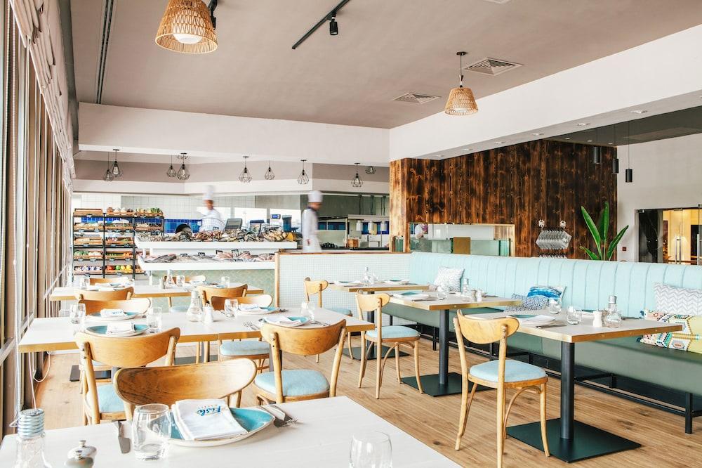 Radisson Blu Hotel, Dubai Deira Creek — 8