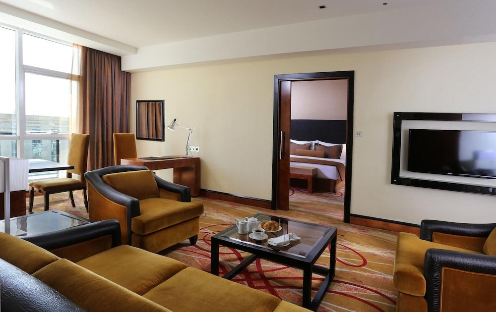 Millennium Airport Hotel Dubai — 3