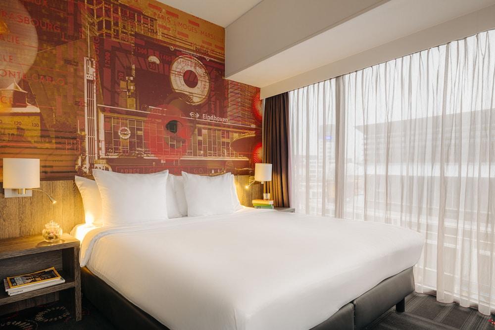 Crown Hotel Eindhoven Centre — 1