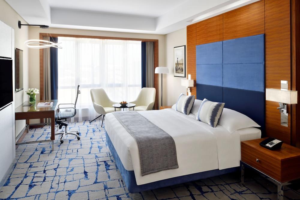 Mövenpick Hotel & Apartments Bur Dubai — 2