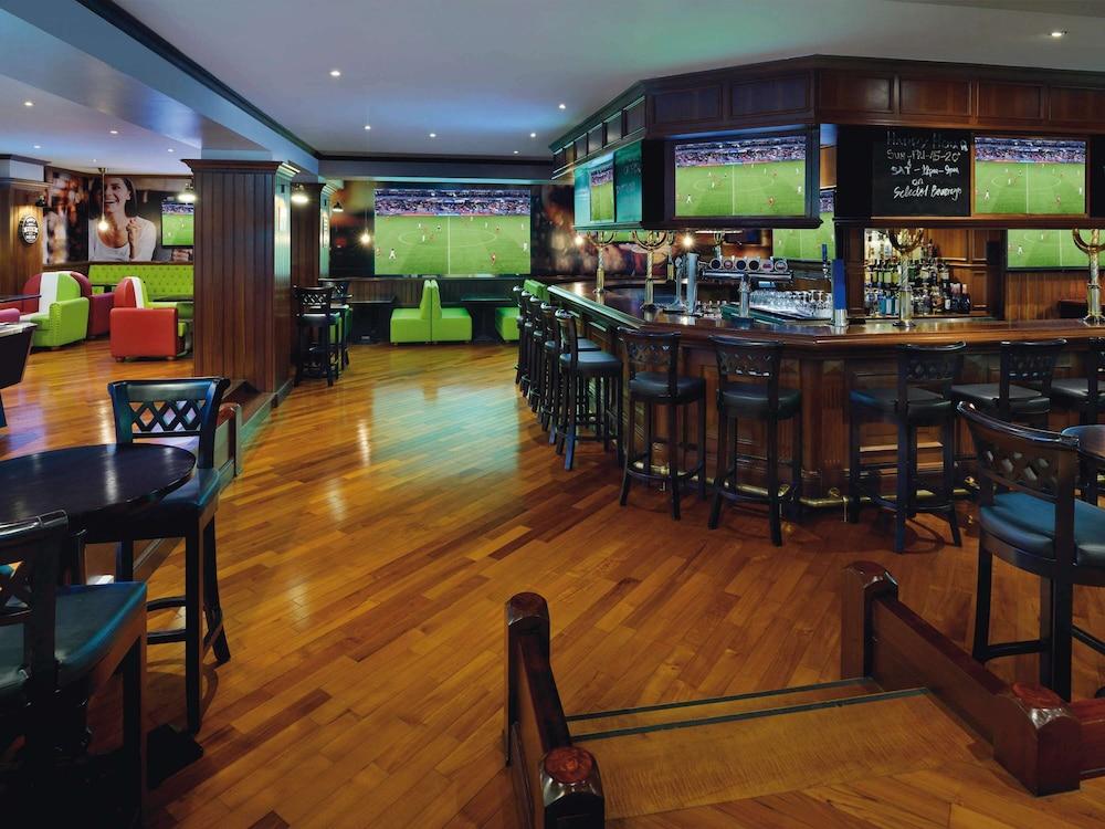 Mövenpick Hotel & Apartments Bur Dubai — 9