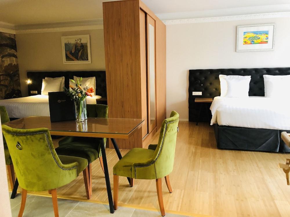 Chasse Hotel Residency — 3