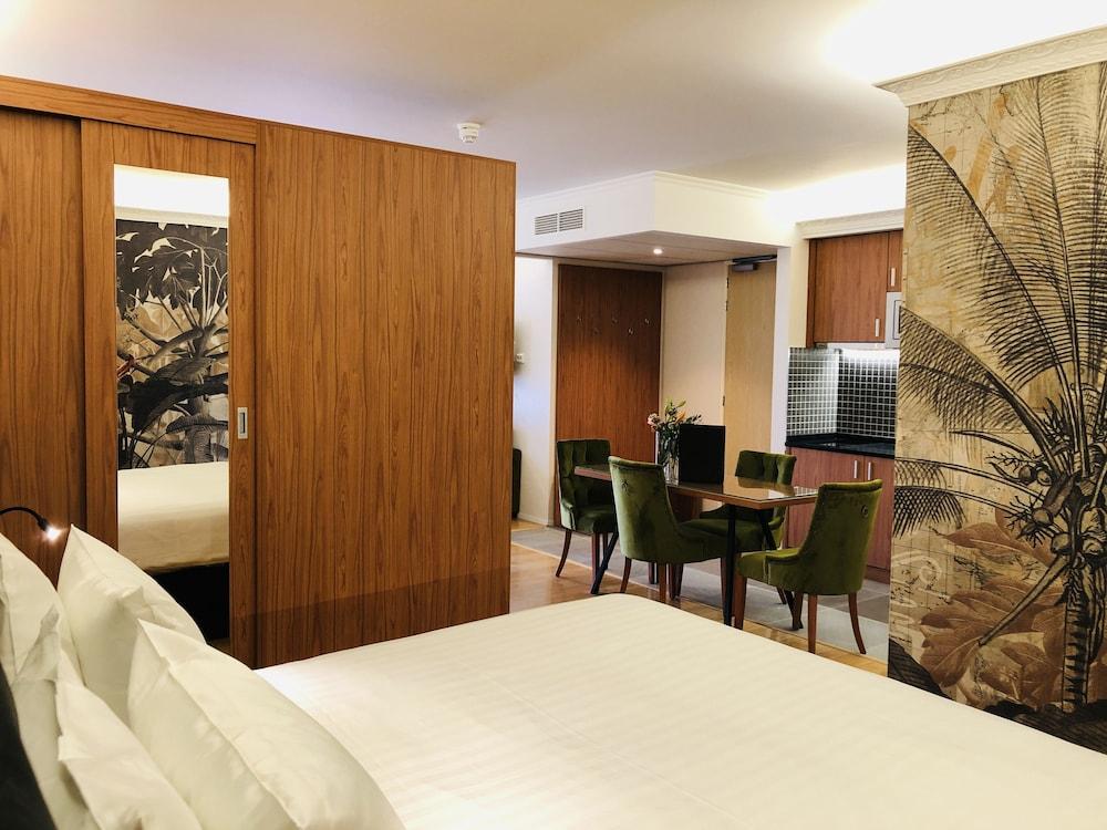 Chasse Hotel Residency — 7