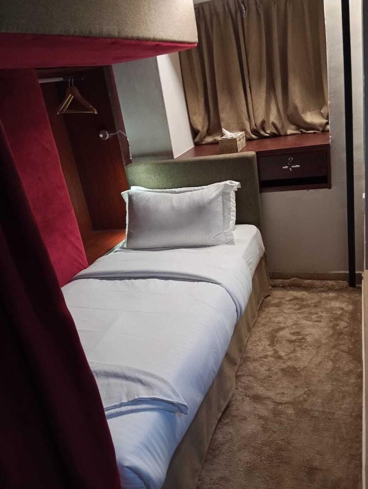 Hyba Pod Hostel & Hotel — 2