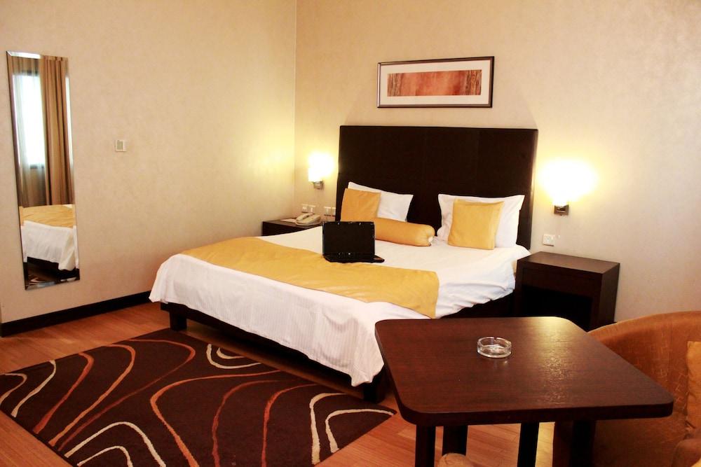 Tulip Creek Hotel Apartments — 3