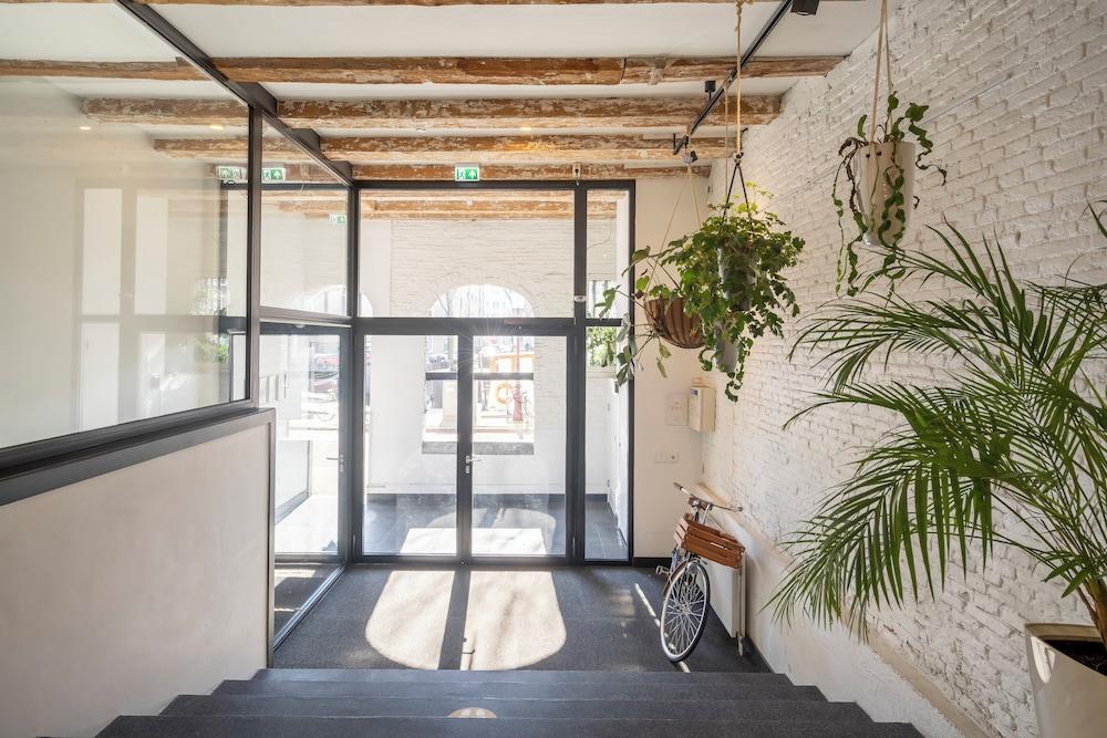 YAYS Amsterdam Salthouse Canal by Numa — 3