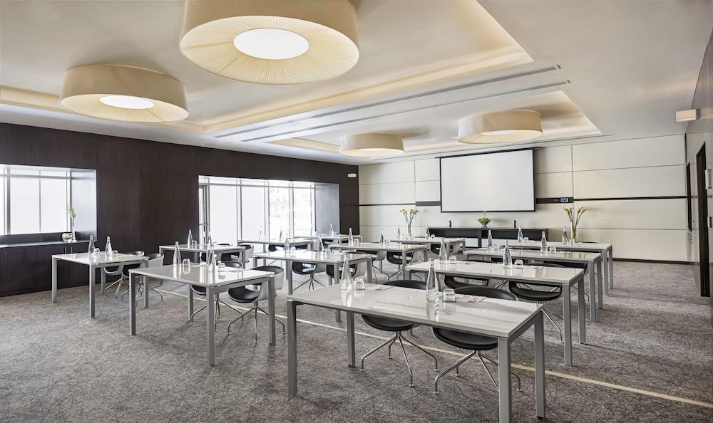 Hyatt Place Dubai Al Rigga Residences — 9