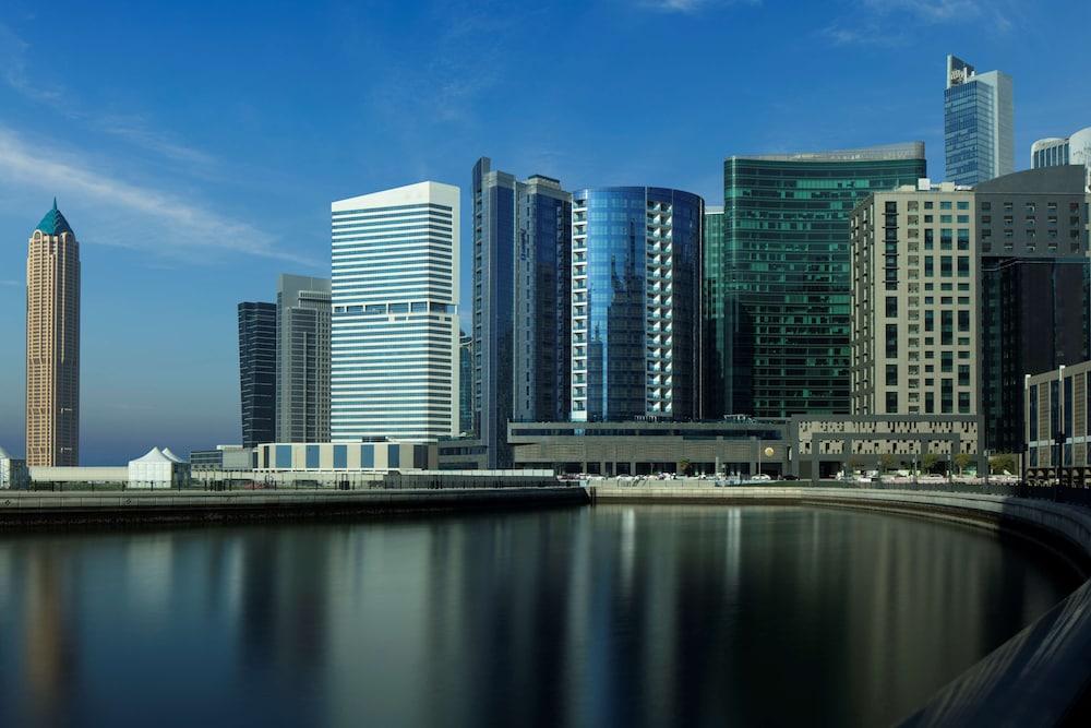 Radisson Blu Hotel Dubai Waterfront — 1