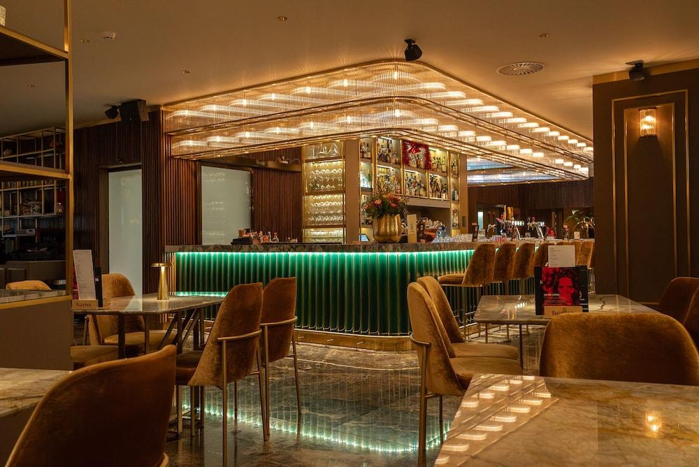 Art Hotel Rotterdam — 7