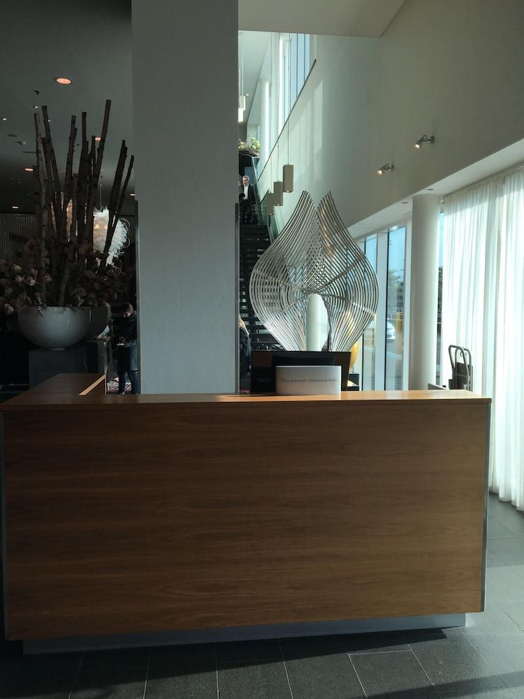 Mövenpick Hotel Amsterdam City Centre — 2