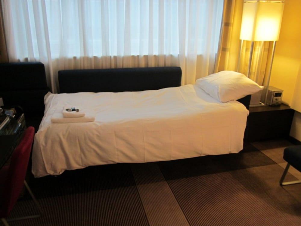 Mövenpick Hotel Amsterdam City Centre — 3