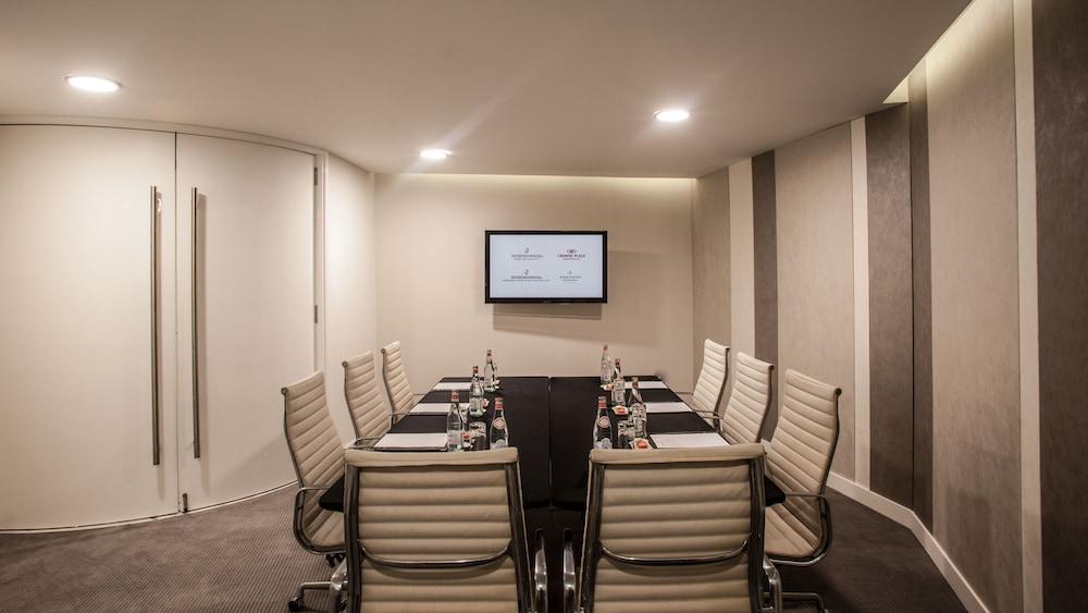 Crowne Plaza Festival City, an IHG Hotel — 10