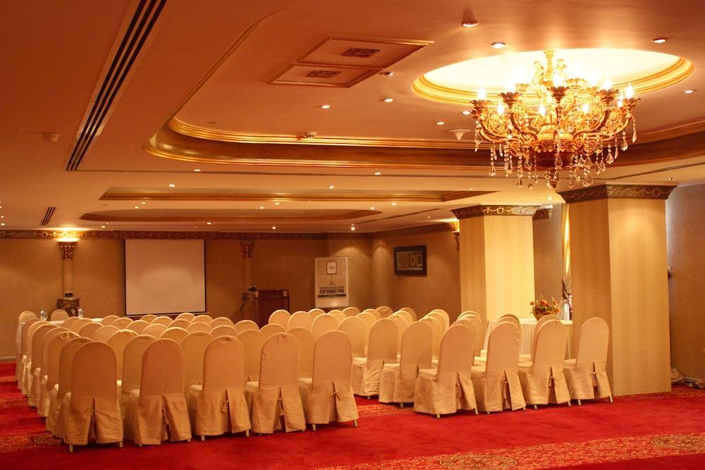 Royal Ascot Hotel — 9