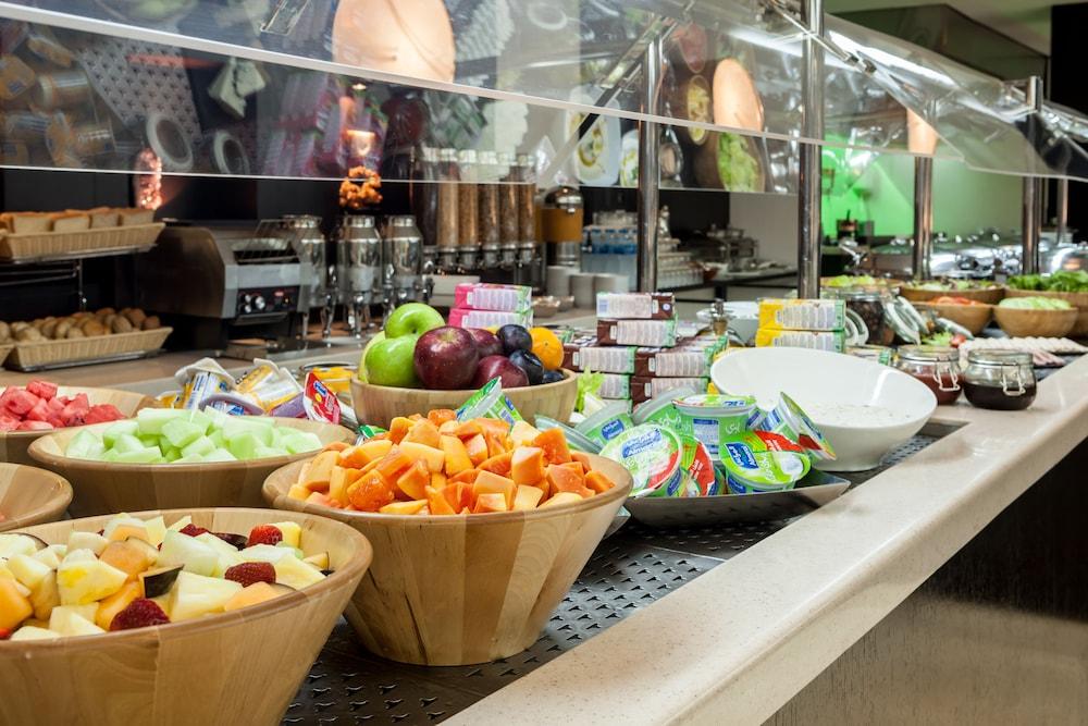 Holiday Inn Dubai - Al Barsha, an IHG Hotel — 8