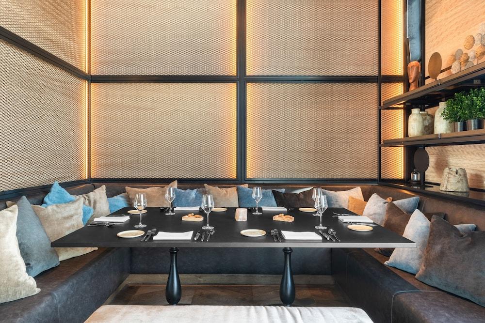 Radisson Hotel & Suites Amsterdam South — 5