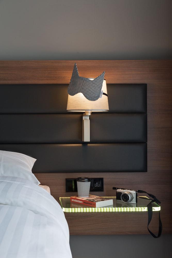 Moxy Amsterdam Houthavens — 3