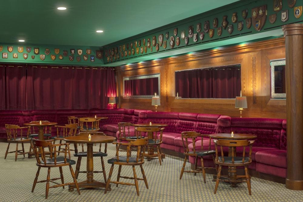 Queen Elizabeth 2 Hotel — 8