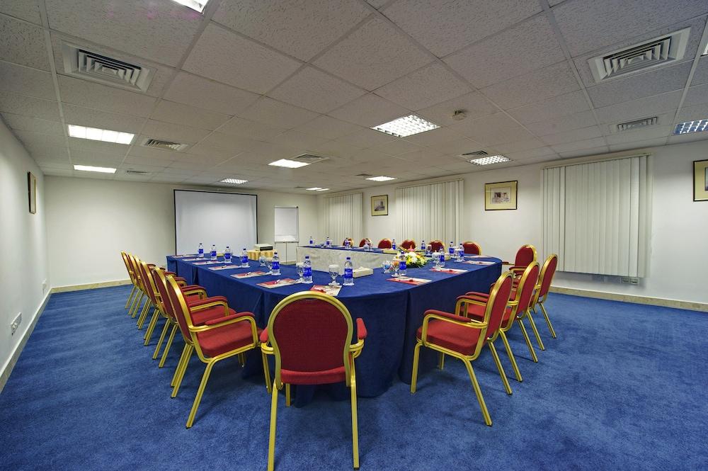 Al Bustan Residence Hotel Apartments — 7