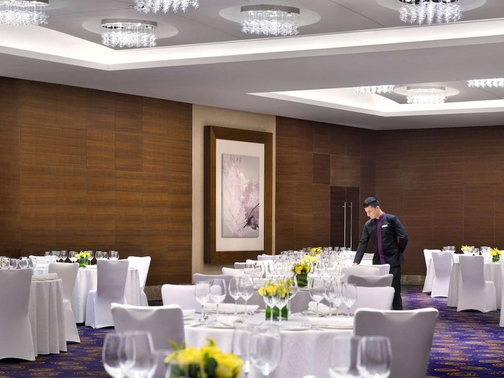 Mövenpick Hotel Jumeirah Beach — 10