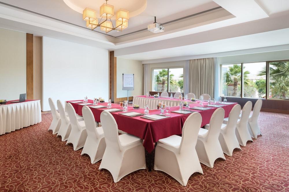Khalidiya Palace Rayhaan by Rotana — 10
