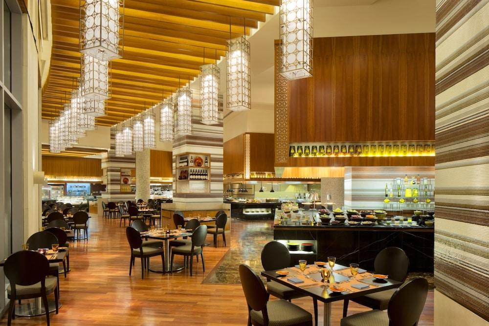 JW Marriott Hotel Marina — 8