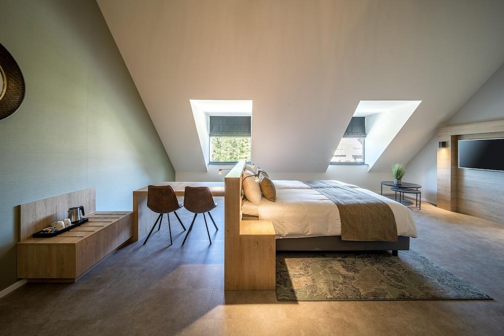 Hotel 46 — 10