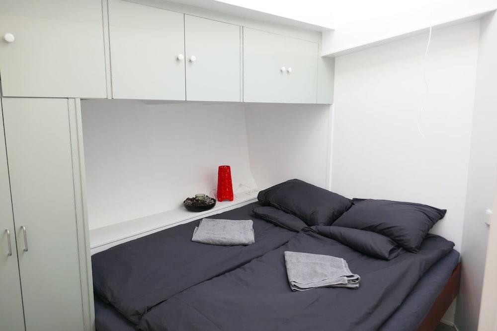 Boathotel Rotterdam Wilhelmina — 2