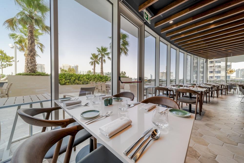FIVE Jumeirah Village Dubai — 7