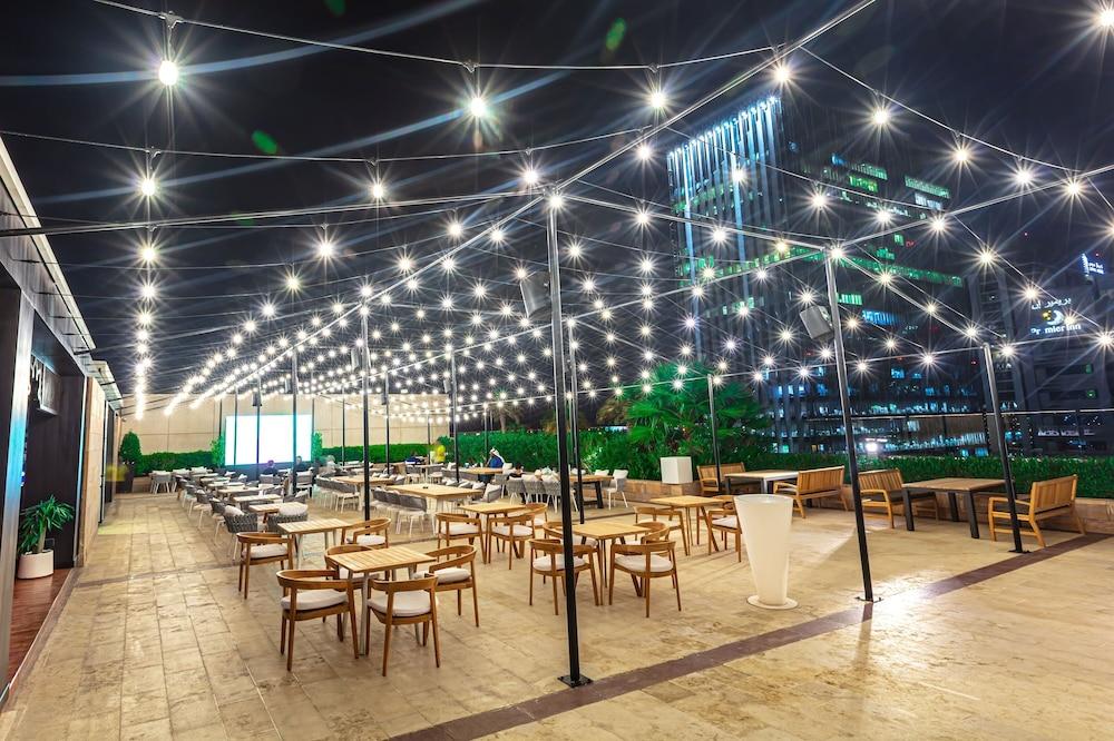 Aloft Abu Dhabi — 10
