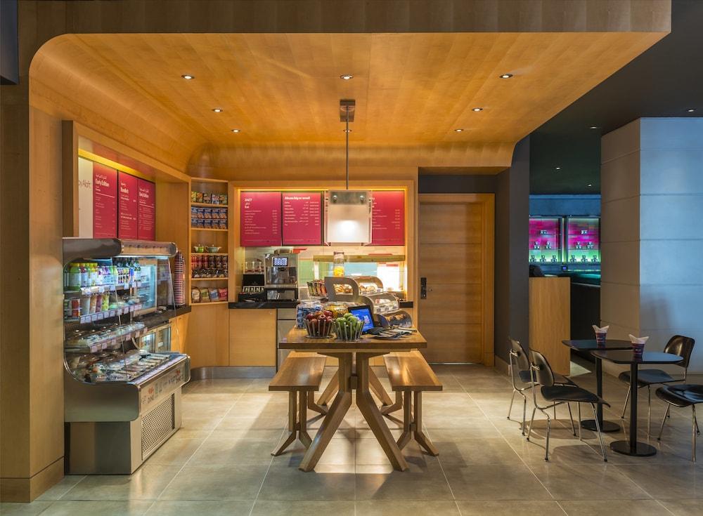 Aloft Abu Dhabi — 6