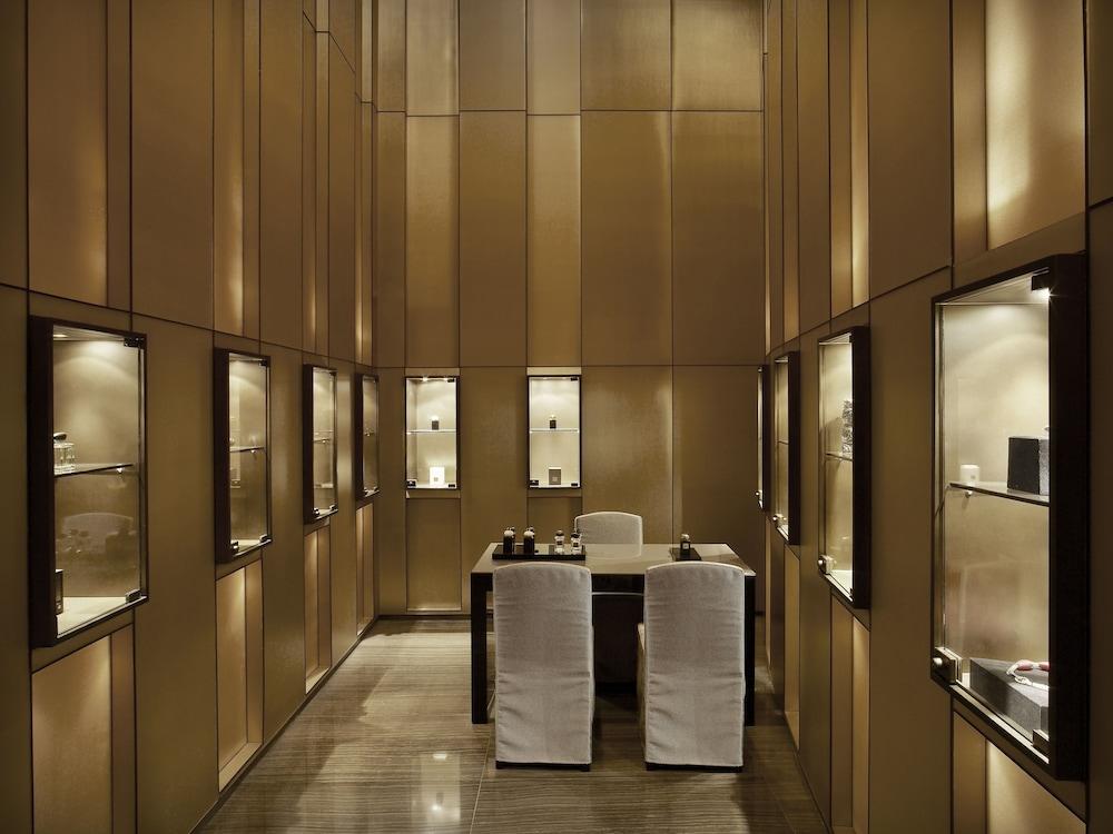 Armani Hotel Dubai, Burj Khalifa — 10