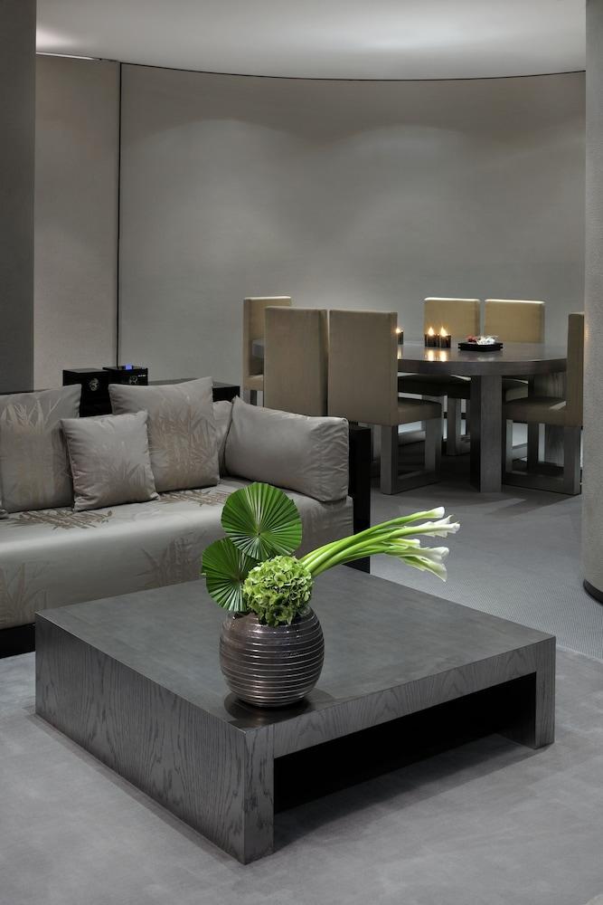 Armani Hotel Dubai, Burj Khalifa — 3