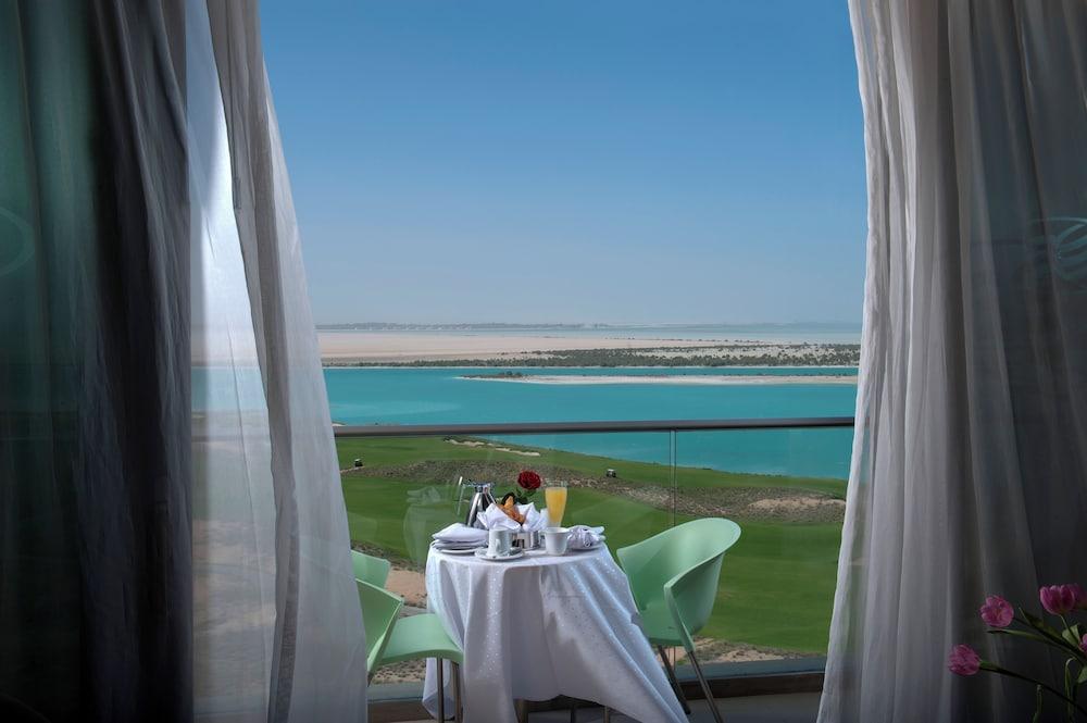 Crowne Plaza Abu Dhabi Yas Island, an IHG Hotel — 3