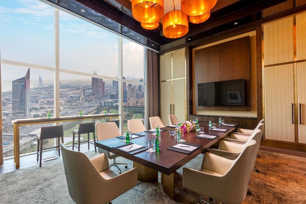 Taj Jumeirah Lakes Towers — 8