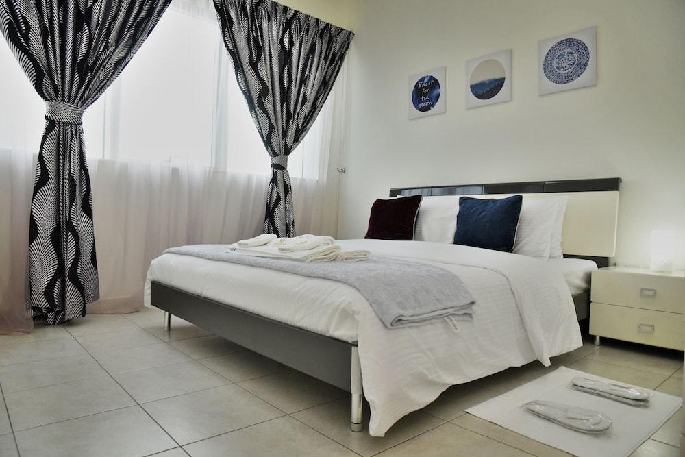 Luxury 4BR Apartment in Horizon Towers — 8