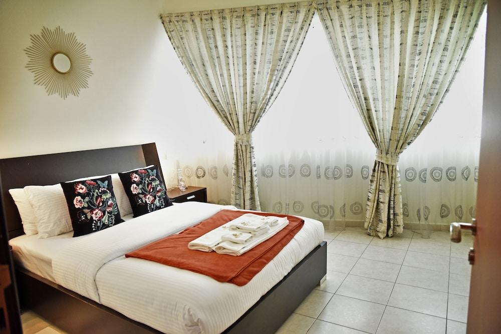 Luxury 4BR Apartment in Horizon Towers — 10