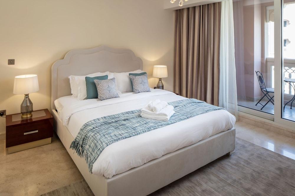 Luton Vacation Homes Grandeur Residence — 10