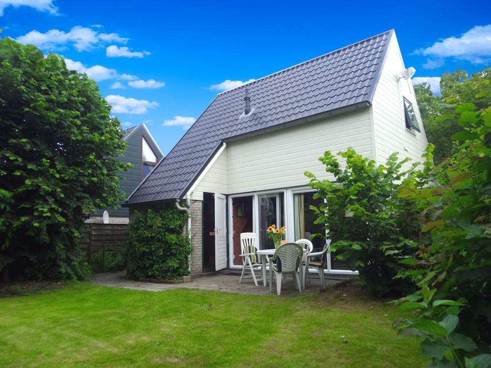 5 Pers - Holiday Home Fee With Fenced Garden and Sauna