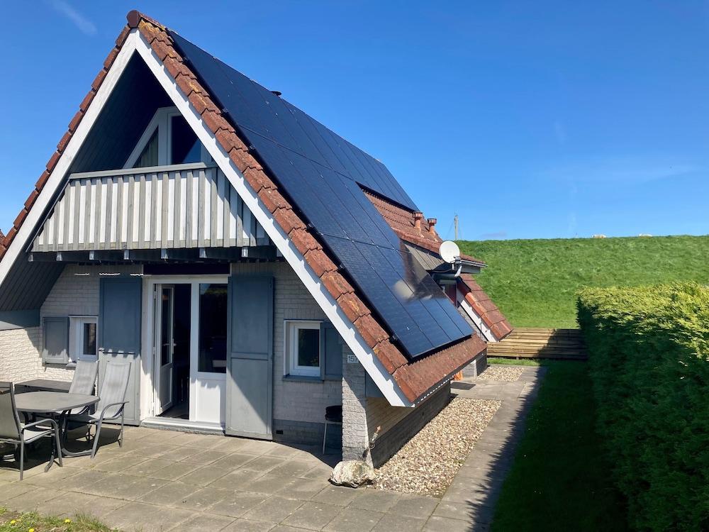 Cozy Holiday Home by the Dike in a Quiet Location at Lauwersmeer — 1