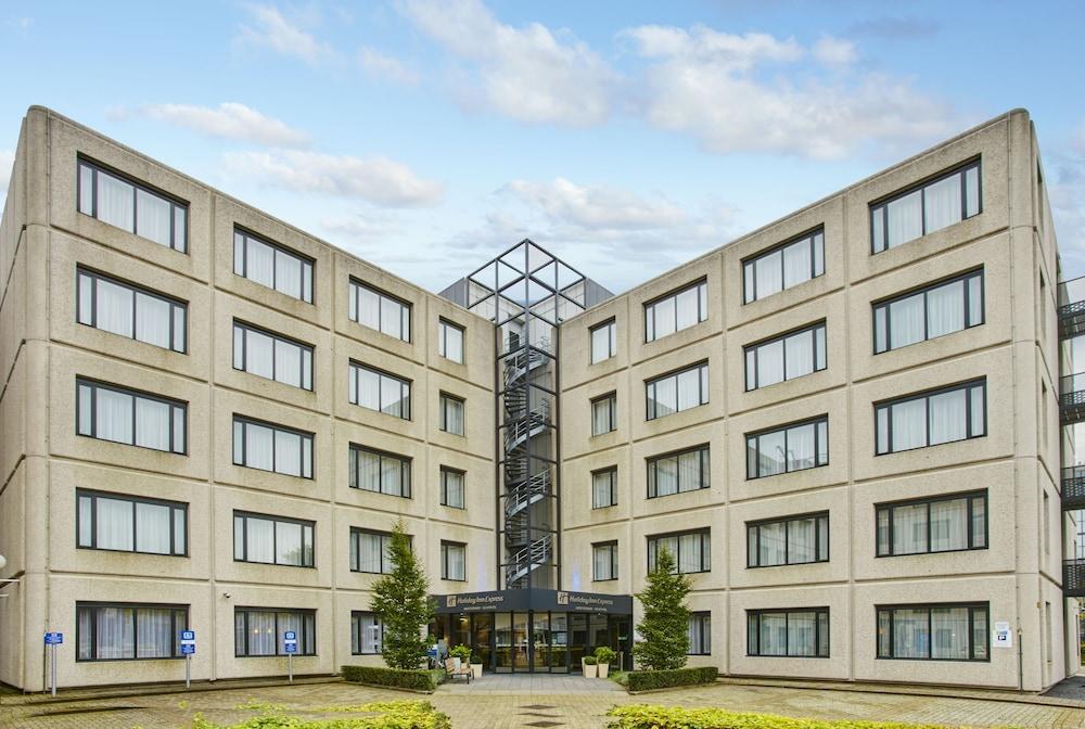 Holiday Inn Express Amsterdam - Schiphol, an IHG Hotel — 8