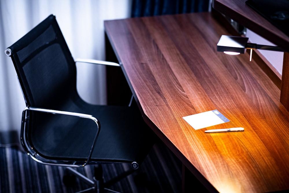 Holiday Inn Express Amsterdam - Schiphol, an IHG Hotel — 10