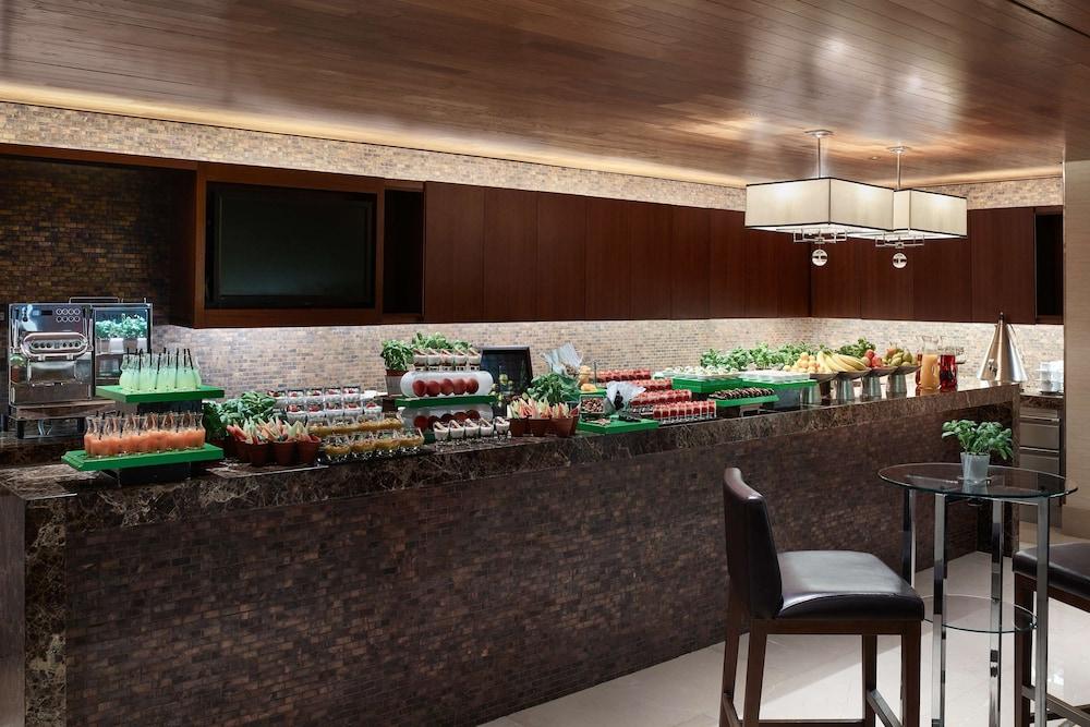 Swissotel Al Ghurair — 9