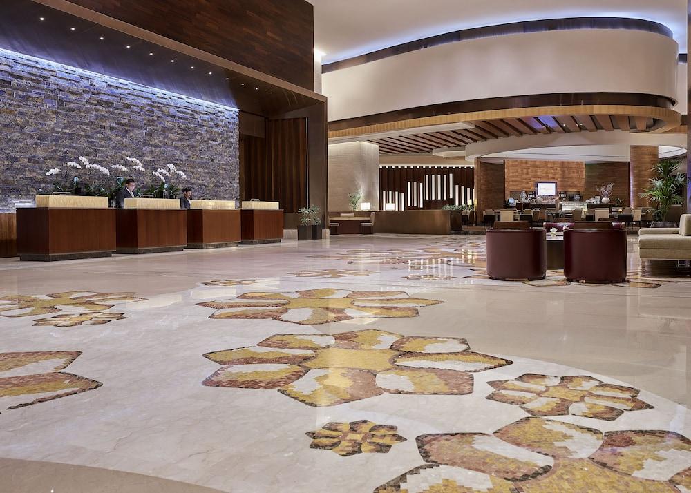 Swissotel Al Ghurair — 1