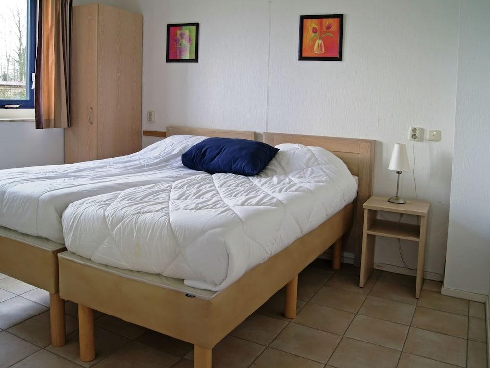Nice Villa in Sumar With Shared Pool — 2