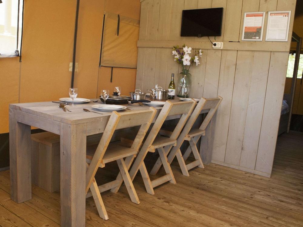 Comfortably Furnished Tent Lodge with Stove near Veluwe — 6