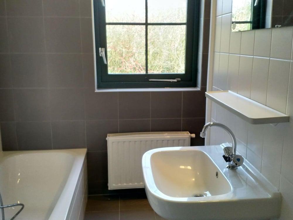 Cozy Furnished House with Garden near Nature Reserve — 8